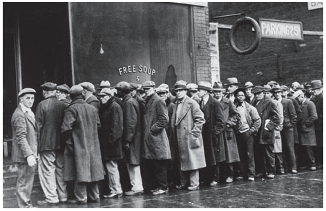 대공황 당시 미국 시카고의 한 상점에서 무료 수프와 빵을 배급받기 위해 줄 선 실직자들 모습