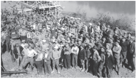테네시강 댐 공사에 고용된 노동자들의 모습